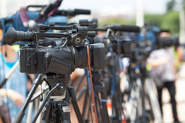 istock News conference. TV broadcasting. 501061540