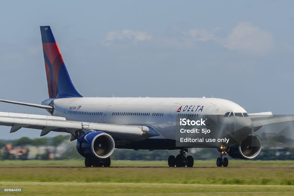 델타항공 에어버스 A330 비행기에 대한 스톡 사진 및 기타 이미지 - 비행기, 공항, 교통수단 - Istock