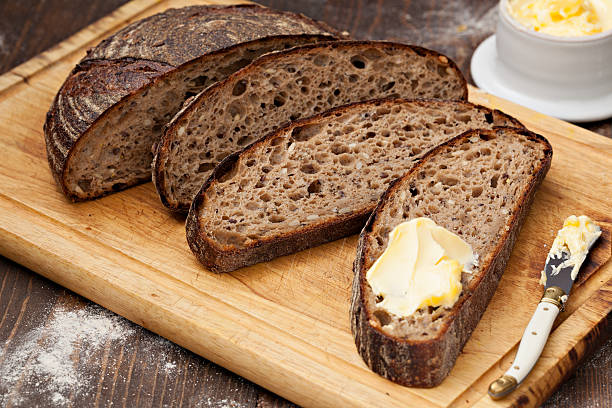 自家製サワードウパン、バター - soda bread bread brown bread loaf of bread ストックフォトと画像