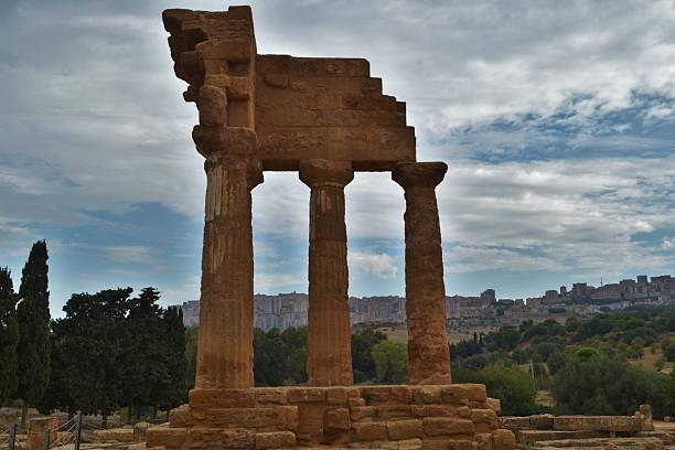 sycylia, włochy - temple of heracles zdjęcia i obrazy z banku zdjęć