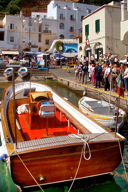 capri - jetty mediterranean countries pier water zdjęcia i obrazy z banku zdjęć