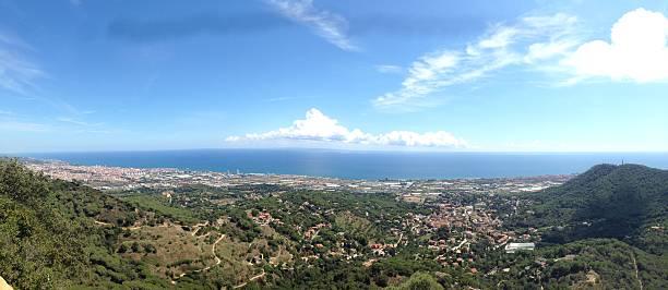 vista del castillo burriac, en maresme, costa mediterránea - maresme fotografías e imágenes de stock
