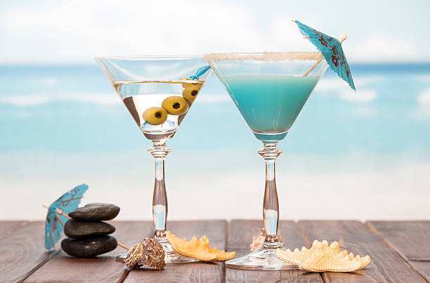 istock Two cocktails with umbrellas 501099120
