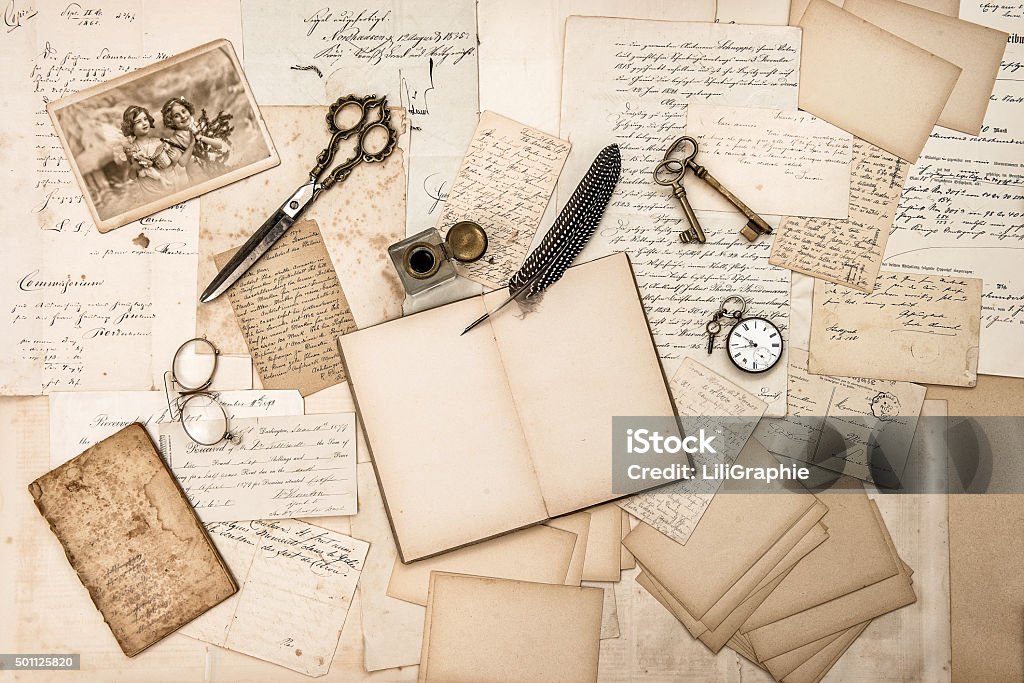 Vecchie lettere, fotografie e scritto a mano antica scrittura accessori - Foto stock royalty-free di Storia