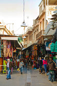 flohmarkt-mit-touristen-in-athen-griechenland.jpg?b=1&s=170x170&k=20&c=6cp6Qn4NnorlotnlWhldhhUHgcsI8OFsuI6JslWQqIg=