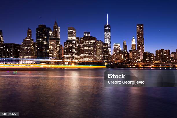 Skyline Di Manhattan - Fotografie stock e altre immagini di Acqua - Acqua, Ambientazione esterna, Architettura