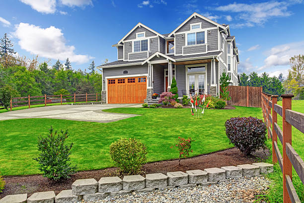 istock House exterior with curb appeal 501137765