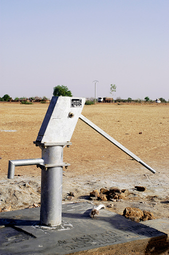 installation and assembly of a pump in Burkina Faso funded humanitarian associassion. The pump is in place to raise the water where there was none.