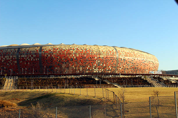 südafrika: auf speisen und getränke-stadion in johannesburg - soccer city stock-fotos und bilder