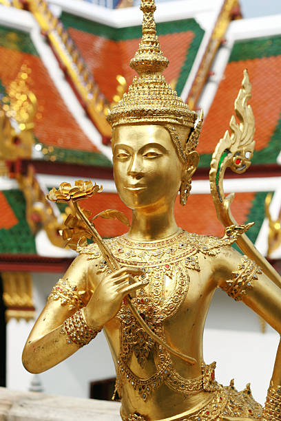 istock Statue in Grand Palace 501150203