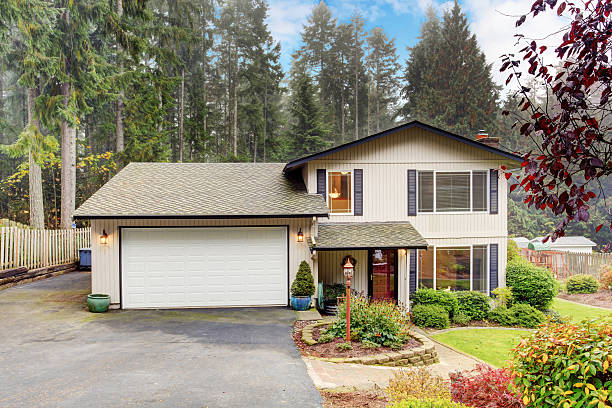 istock House exterior with curb appeal 501150623