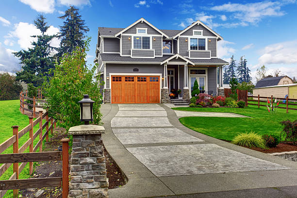 istock House exterior with curb appeal 501156489