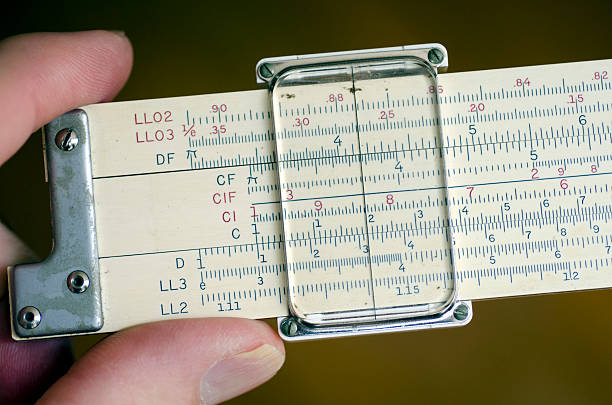 règle coulissante - slide rule photos et images de collection