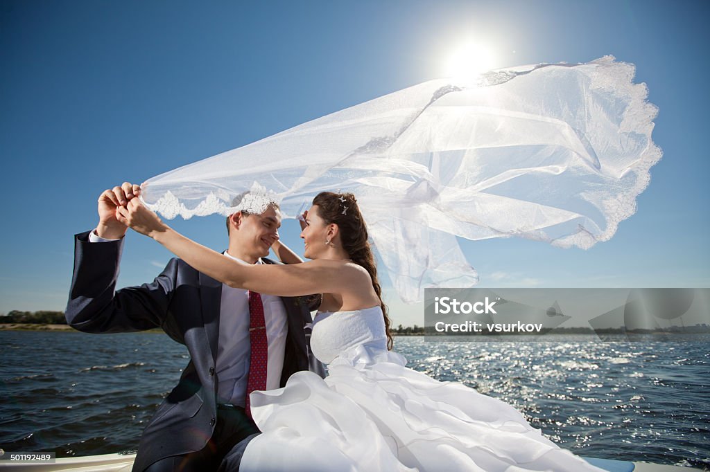 Glückliche Paar auf der yacht - Lizenzfrei Hochzeit Stock-Foto