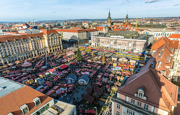 istock Christmas Market in Dresden 501195984