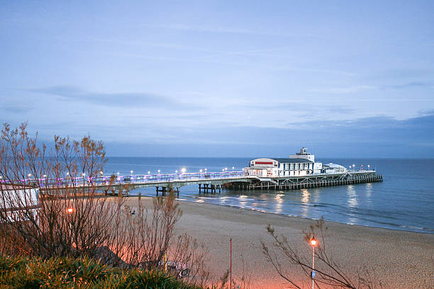 bournemouth pier - bournemouth - fotografias e filmes do acervo