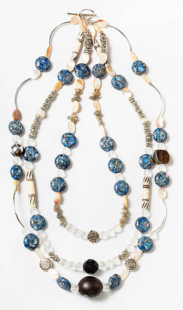 骨、ナクレ（パール）のネックレスで、人工ストーンビーズ - animal bone stone necklace bead ストックフォトと画像