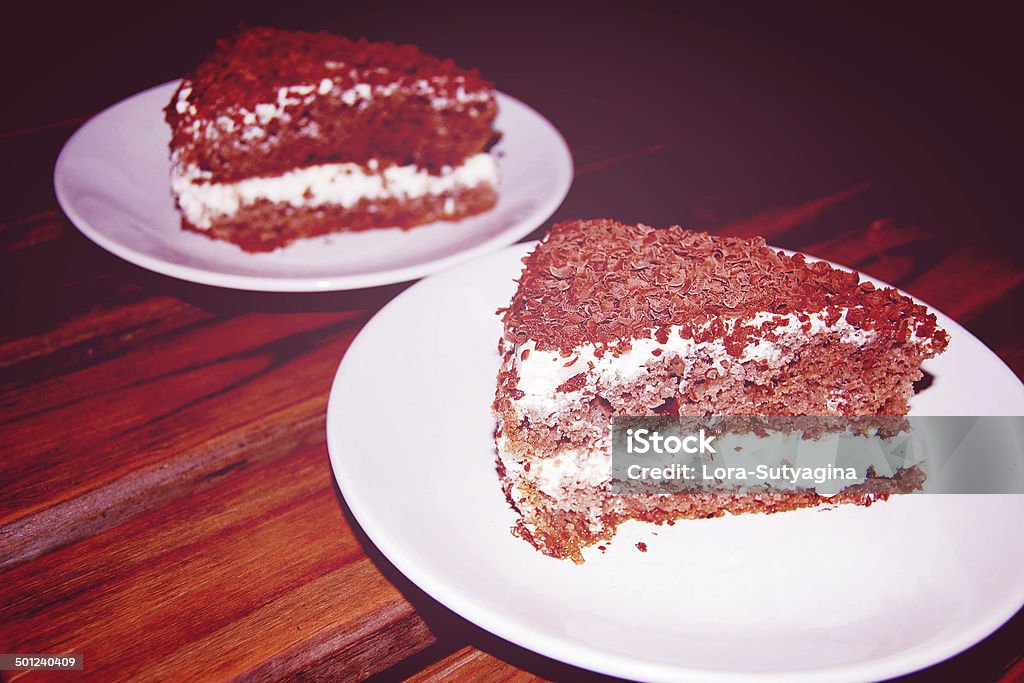 Gâteaux à la crème pâtissière et copeaux de chocolat et boucles à effet vintage. - Photo de Aliment libre de droits