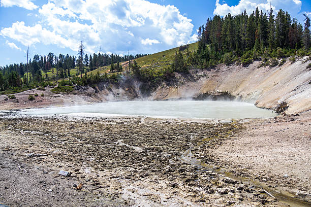 istock Volcano geysir at Yellowstone 501252332