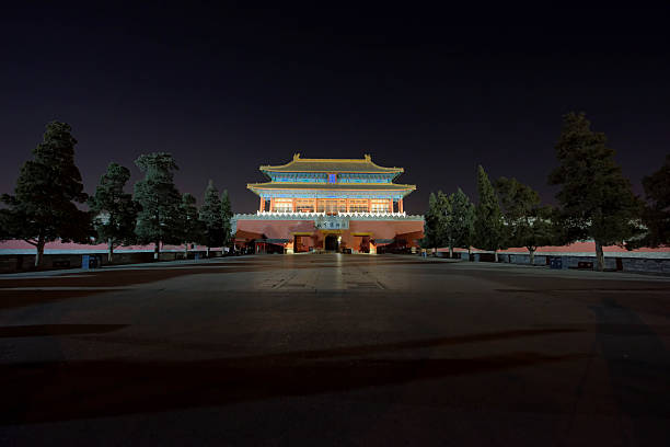 ворота божественного может (пекин - gate of divine military genius стоковые фото и изображения