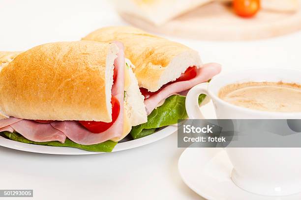 Sándwich Panini Con Jamón Queso Y Tomate Foto de stock y más banco de imágenes de Alimento - Alimento, Carne, Ciabatta