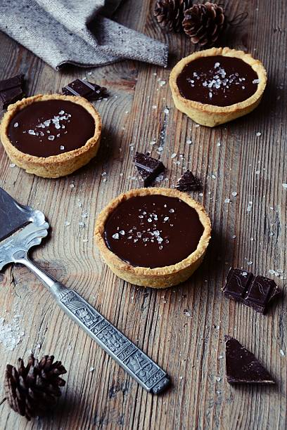 istock Caramel and chocolate tarts with salt 501293926