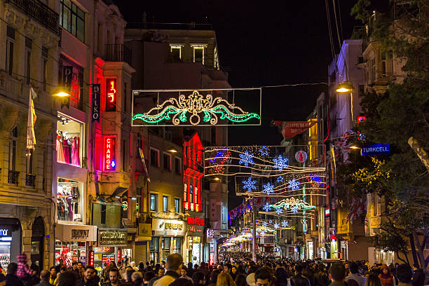 istock Lively street in Istanbul at night 501294346