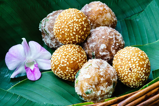 istock Deep fried dough ball with soybean filling 501361554