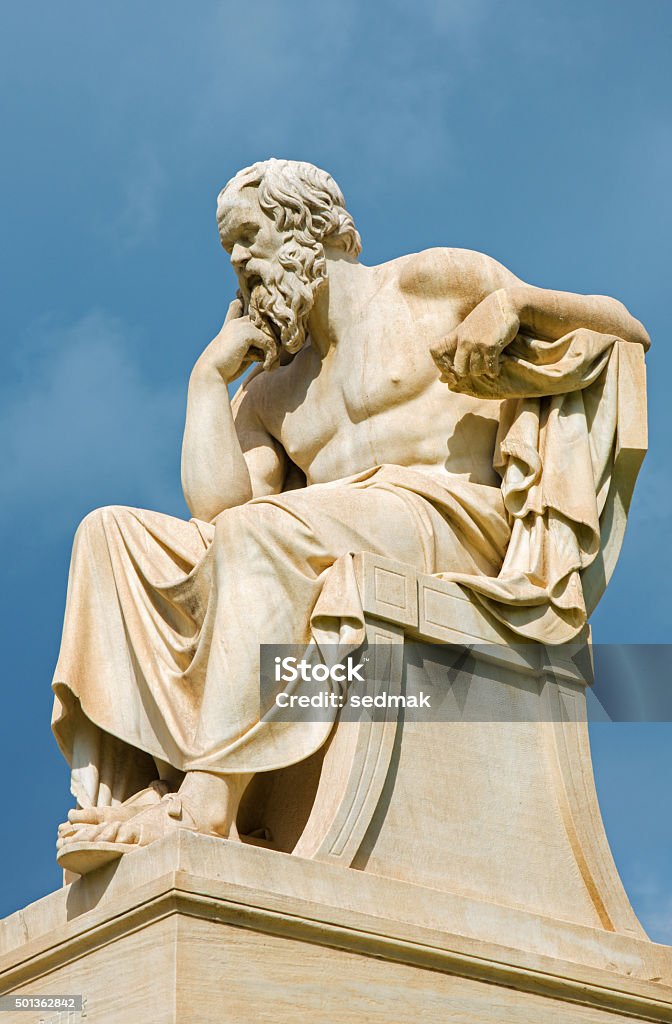 Athens-Estatua de Sócrates en la parte delantera de la academia - Foto de stock de Sócrates - Filósofo libre de derechos