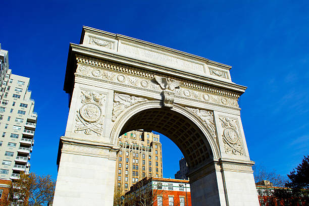 ワシントンスクエア凱旋門 - new york city new york state greenwich village washington square triumphal arch ストックフォトと画像