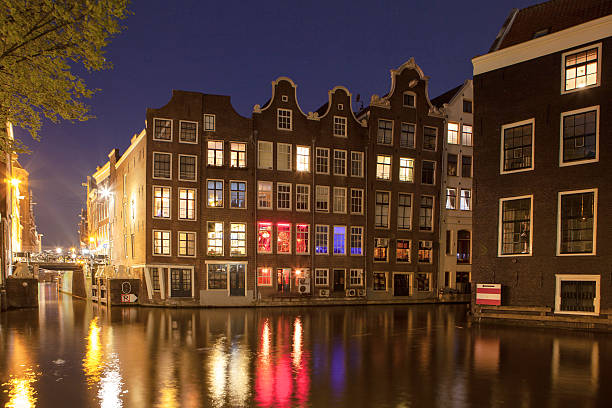 istock Amsterdam street at night 501398746