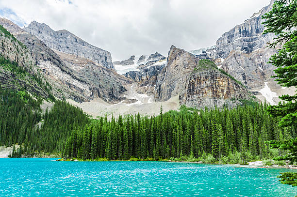 lac moraine - landscape national park lake louise moraine lake photos et images de collection