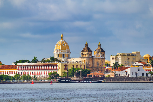 Ciudad de Cartagena Colombia, con la Iglesia de San Pedro Claver photo
