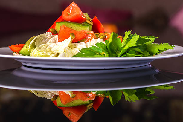 salada de vegetais fresca - sauerkraut cabbage paprika salad imagens e fotografias de stock