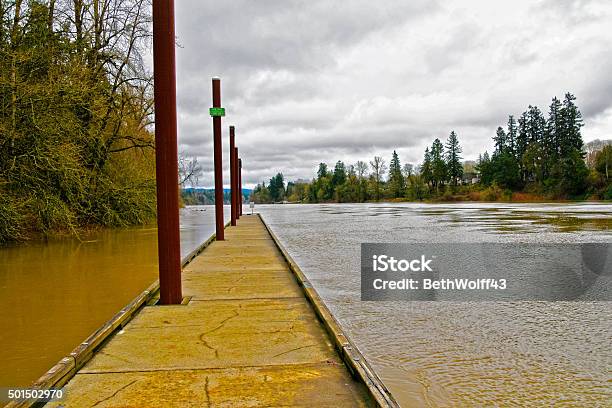 High Water On Willamette River Stock Photo - Download Image Now - Oregon - US State, Wilsonville, River
