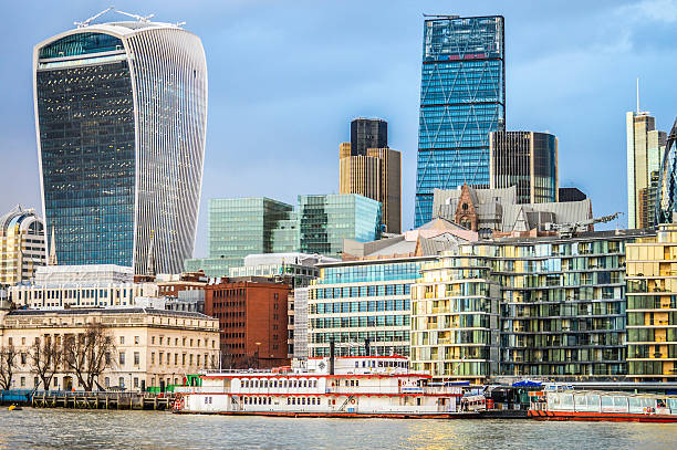 istock Amazing London skyline during sunset 501509372