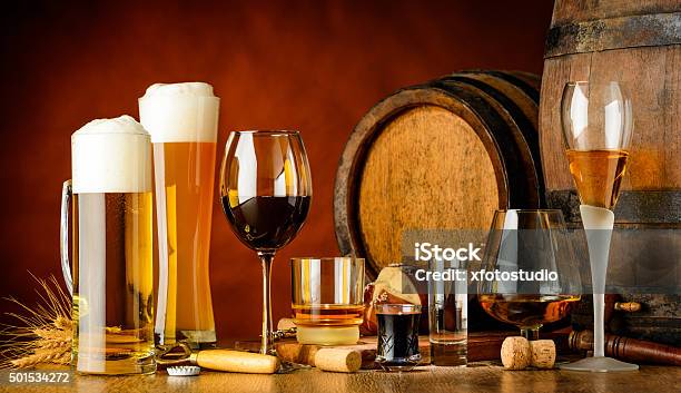 Photo libre de droit de Boissons Alcoolisées banque d'images et plus d'images libres de droit de Vin - Vin, Bière, Whisky