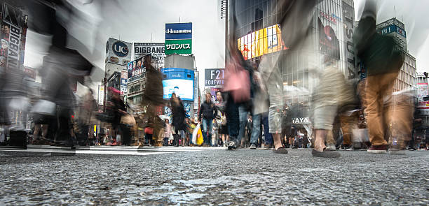 시부야 in tokyp - crosswalk crowd activity long exposure 뉴스 사진 이미지