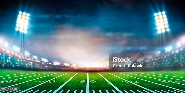 Stadium Stockfoto und mehr Bilder von Football-Feld - Football-Feld, Amerikanischer Football, Football - Spielball