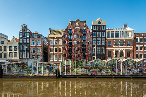 vue panoramique sur le canal à amsterdam au marché aux fleurs - flower market photos photos et images de collection