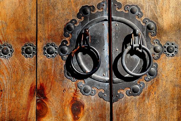 istock Traditional Korean style door 501577012