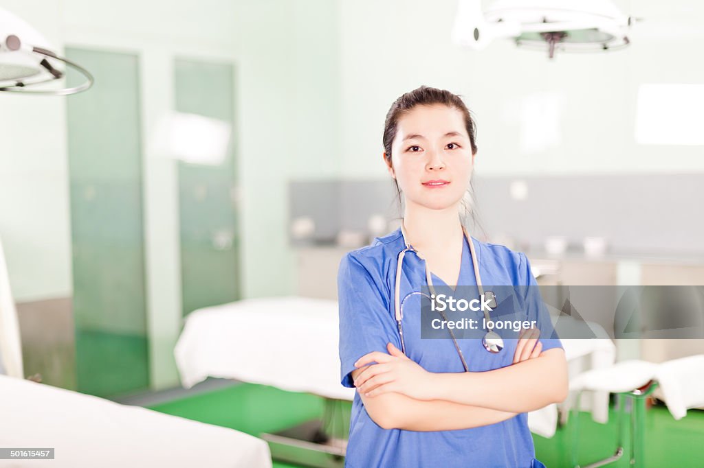 Retrato de mujer médico de Asia Oriental - Foto de stock de 20 a 29 años libre de derechos