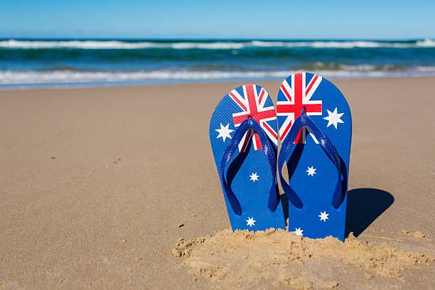 bandera australiana thongs playa - australia australia day celebration flag fotografías e imágenes de stock