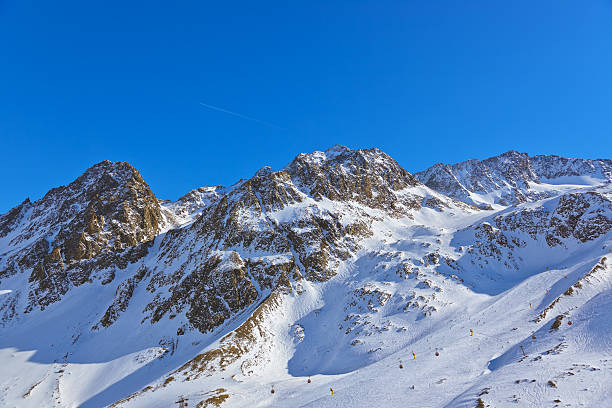 istock Mountains ski resort - Innsbruck Austria 501620480
