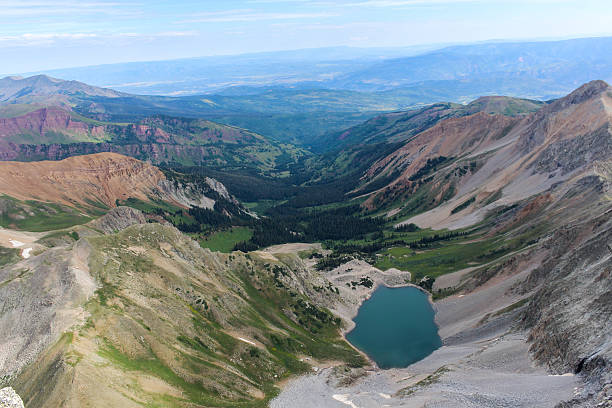 vista de montanhas rochosas do colorado - capitol - fotografias e filmes do acervo