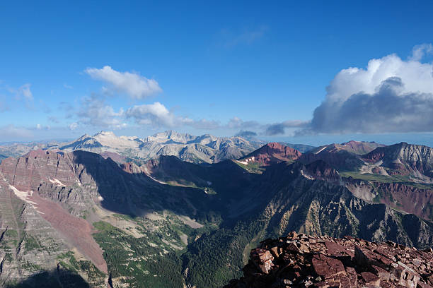 grand vistas para o colorado rocky mountains - capitol - fotografias e filmes do acervo