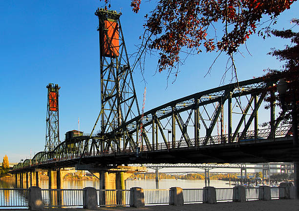istock Portland Hawthorne Truss Bridge 501628812