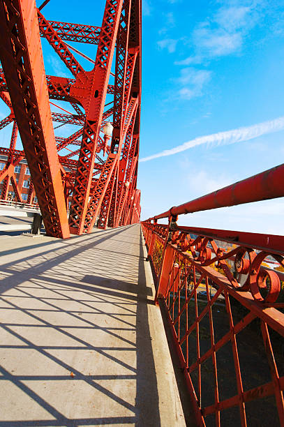 istock Broadway bridge crossing the Willamette River in Portland Oregon 501631416