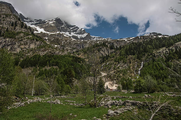 o monte rosa dos alpes - liskamm imagens e fotografias de stock