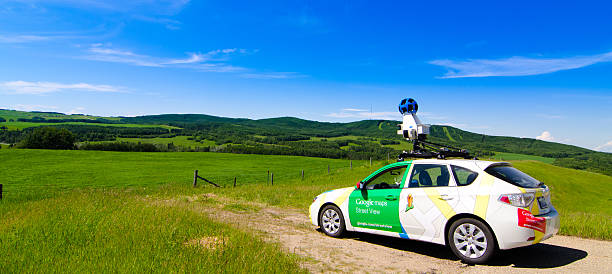 google vista a la calle de - global positioning system fotografías e imágenes de stock